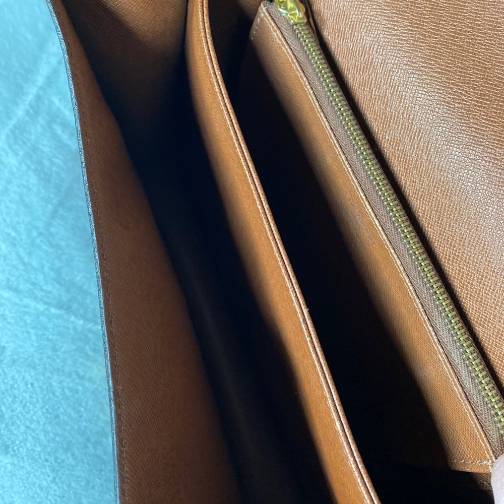 Louis Vuitton Raspail Monogram Bag - Picture 7 of 11